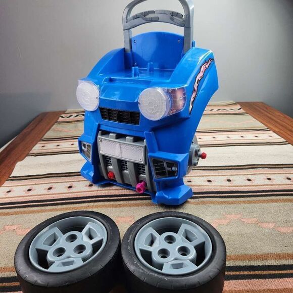 Dickie Set Car Repair Honks and Revs Lots of Screws and Pieces -- Not Complete - Picture 1 of 6